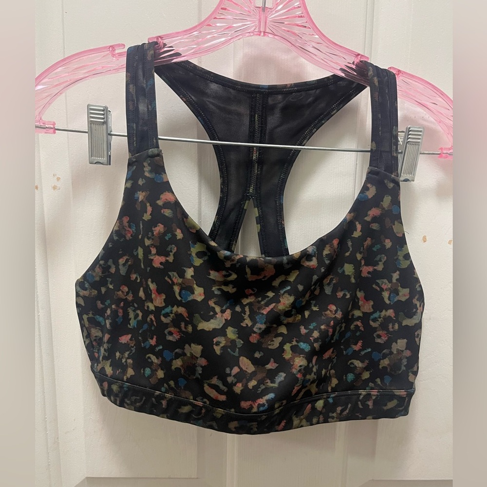 LIKE NEW Athleta Contender Printed Bra - Ancient Forest Leopard - Sz Large
